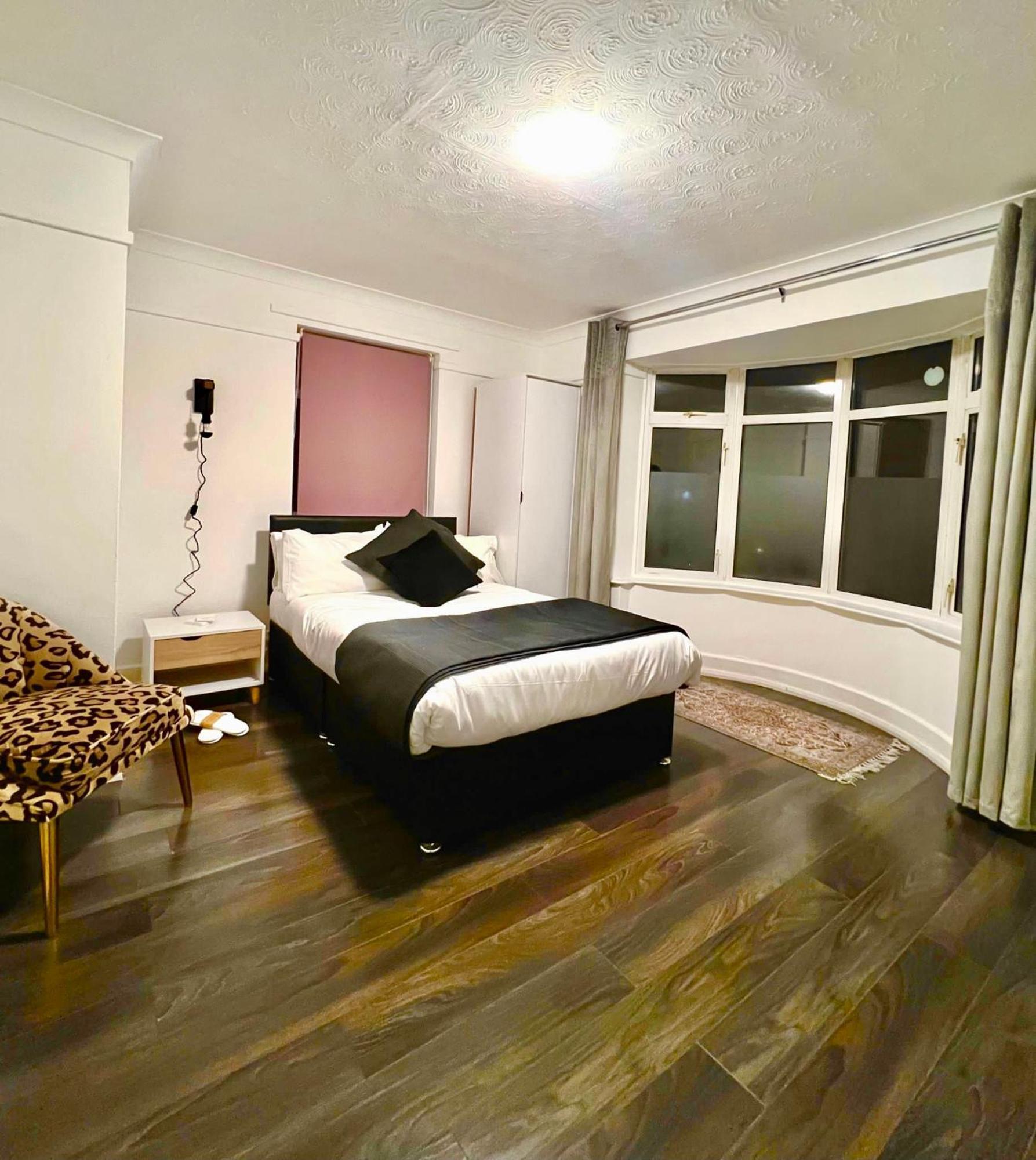 City Signature Apartments Кеймбридж Екстериор снимка